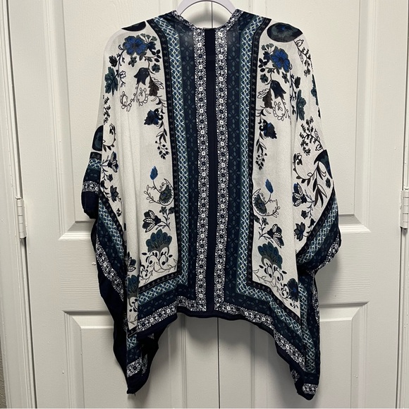Vince Camuto Womens Paisley Kimono Boho Ruana Blue White Floral Shaw Cover Up - Picture 4 of 9